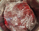 Foto langkah ke 3 dari resep Red Velvet Chips Soft mini cookies. Simple No mixer..!.