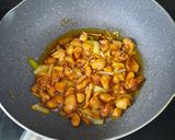Foto langkah ke 2 dari resep Ayam Mentega Kecap simple dan lezat.
