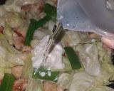 Foto langkah ke 5 dari resep Ayam Kubis Tumis Mayones.