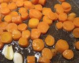 Foto del passaggio 5 della ricetta Polpo con patate su crema alle carote