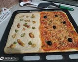 صورة لخطوة 10 من وصفة بيتزا ميكست بصلصتين