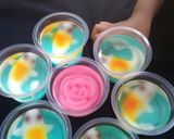 Foto langkah ke 7 dari resep Puding koi cup 🐠.
