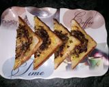 A picture of step 5 of Egg omelette sandwich.