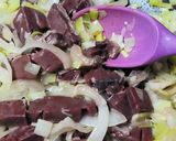 Foto del paso 2 de la receta: Hígado de vacuno encebollado