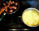 Foto del paso 2 de la receta Espaguetis con albóndigas y calabacín