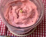 Une image de l'étape 4 de 🍨🥹Glace sans sucre 🥄banane 🍌fraise 🍓.