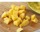 Foto del paso 1 de la receta: Salmorejo de mango con calabacín