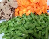 Foto langkah ke 1 dari resep Tumis wobu (wortel buncis).