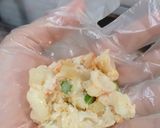 Foto langkah ke 3 dari resep Macaroni cheese ball.