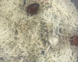 A picture of step 7 of Chicken yakhni pulao.