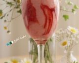 صورة لخطوة 1 من وصفة ميلك شيك الفراولة 🍓 Strawberry Milkshake