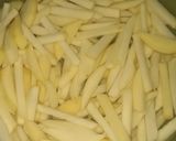 Foto langkah ke 1 dari resep Potatoes Garlic 🍟 French Fries🍟.