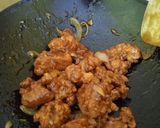 Foto langkah ke 3 dari resep Ayam goreng mentega.