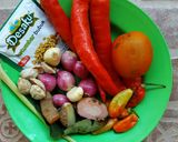 Foto langkah ke 2 dari resep Ayam rica pedas kemangi.