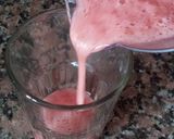 Foto del paso 4 de la receta: Licuado de banana y frutilla 🍌🍓