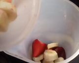 A picture of step 3 of Strawberry-banana smoothie bowl.