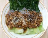 Foto langkah ke 3 dari resep Pakchoy Siram Sapi Lada Hitam.