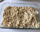 Foto del paso 3 de la receta: Lasaña de tallarines blancos y verdes