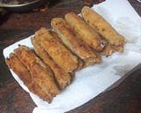 Foto del paso 4 de la receta: Flamenquines con papas fritas y ensalada