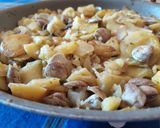 Foto del paso 4 de la receta: Patatas con almejas a la malagueña