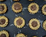 Foto langkah ke 9 dari resep Nutella Cookies Tart.