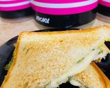 A picture of step 10 of Egg 🥚 Sandwich 🥪 with Mozzarella cheese 🧀.