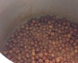 A picture of step 2 of Kala chana masala.