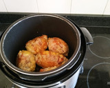 Foto del paso 1 de la receta: Muslitos rellenos de pollo con salsa de champiñones en olla GM