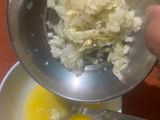 গার্লিক চিলি পরোটা (Garlic chili paratha recipe in Bengali)