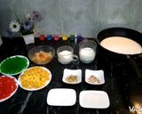 A picture of step 1 of Mango custard trifle.