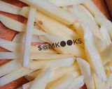A picture of step 1 of Crispy Finger Chips / French Fries.