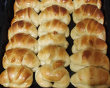 Foto del paso 7 de la receta: Medialunas rellenas con membrillo y dulce de leche