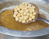 A picture of step 2 of Chana boil.