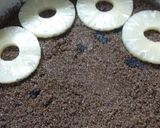 Foto del paso 5 de la receta: Torta invertida de ananá con azúcar negra