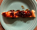 Foto del paso 3 de la receta: Salsa agridulce de miel, soja y cebolla, ideal para acompañar salmón rosado