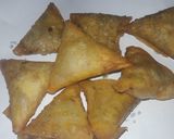 A picture of step 4 of Sabit masoor ki dal kay Samosa.