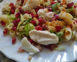 Foto del paso 2 de la receta: Ensalada de pasta con granada huevo duro y atún al toque picante