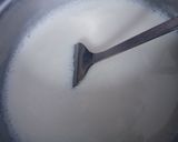 A picture of step 2 of Custard trifle.