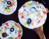 A picture of step 4 of Healthy poha oats pan pizza.