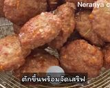 รูปขั้นตอนการทำที่ 8 ของ หมูก้อนทอด