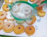 Foto langkah ke 3 dari resep Donat Ekonomis.