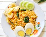 Foto langkah ke 5 dari resep Nasi Goreng Sayur.