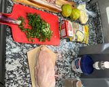 Foto del paso 1 de la receta: Pollo a la crema con verdeo y tocineta