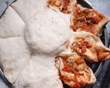 A picture of step 5 of Flower shape pizza bread.