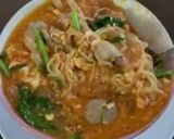 Foto langkah ke 7 dari resep 10. Seblak Jeletot Dengan Mie Sakura.