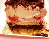 Une image de l'étape 11 de Bûche au chocolat blanc coeur framboises 😋 sur son moelleux au chocolat 🍫.