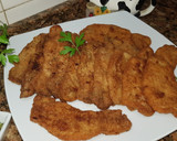 Foto del paso 5 de la receta: Filetes de lomo de cerdo empanados