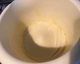 Une image de l'étape 4 de Flan de semoule façon pâtissier aux pêches de vigne.