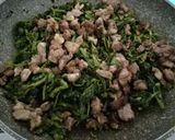 Foto del passaggio 5 della ricetta Linguine con salsicce e friarielli