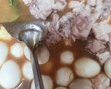 Foto langkah ke 5 dari resep Ayam dan Telur Puyuh toping Mie Ayam.
